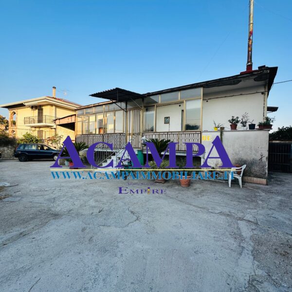 VILLA INDIPENDENTE CON AMPIO GIARDINO